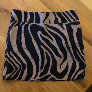 Ann Taylor LOFT - Camel & Black Print skirt - Size 6